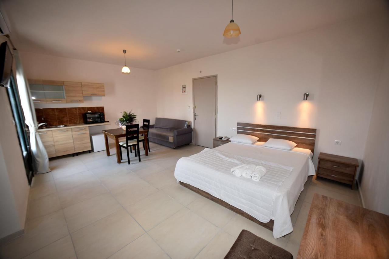 Chalkiotis Hotel Anaxos Exterior photo